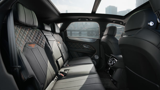 Bentley Bentayga V8 2021 rear seat