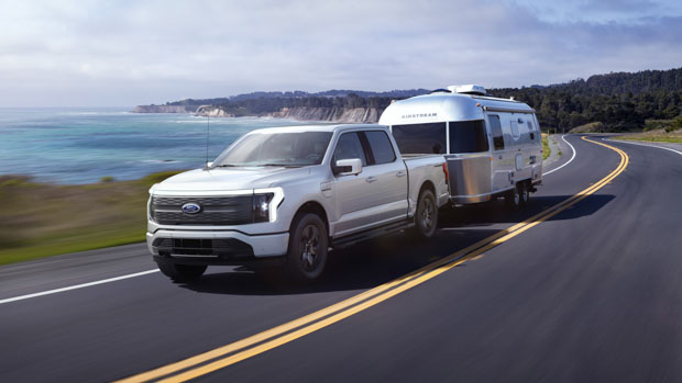 2022 Ford F-150 Lightning Towing