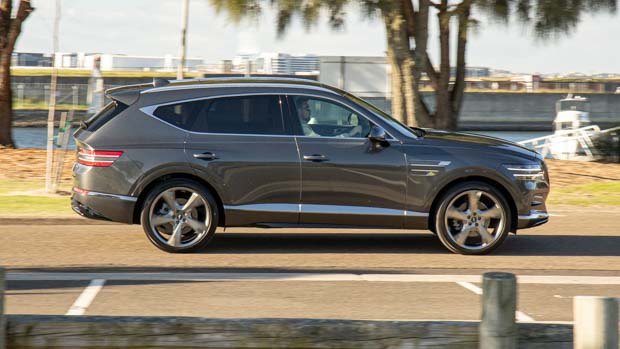 Genesis GV80 2021 Himalayan Grey side view