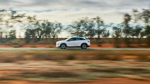 Hyundai Nexo 2021 record setting side