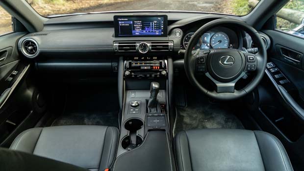 Lexus IS 300 Luxury 2021 13