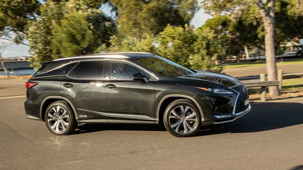 Lexus RX450hL 2021 driving