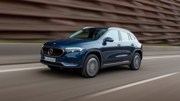 Mercedes-Benz EQA 300-350 4Matic 2022 driving