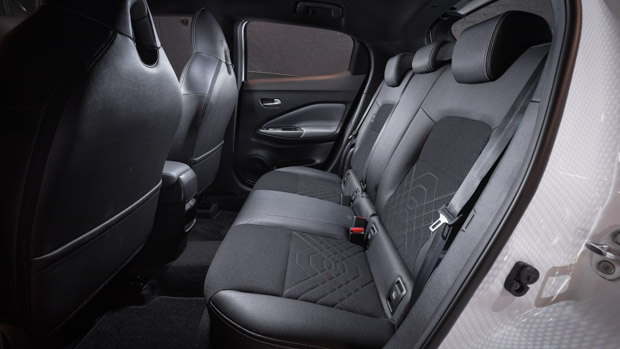 Nissan Juke STL 2021 back seats