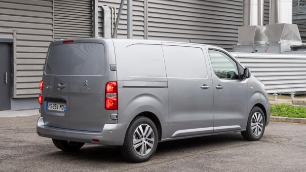 Peugeot e-Expert 2021 rear