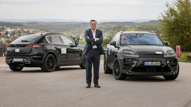 Porsche Macan EV 2023 pair