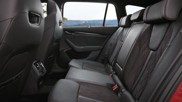 Skoda Octavia RS 2021 wagon black rear seat
