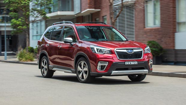 Subaru Forester Hybrid S 2020 front 3/4 driving
