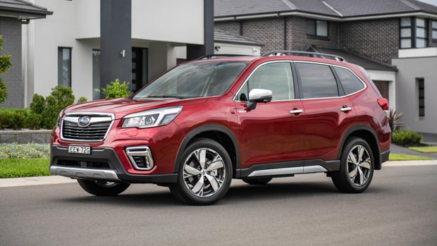 Subaru Forester Hybrid S 2020 front 3/4 city