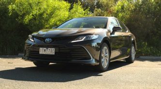 Toyota Camry Ascent Hybrid 2021 review