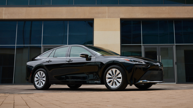 Toyota Mirai 2021 front 3/4