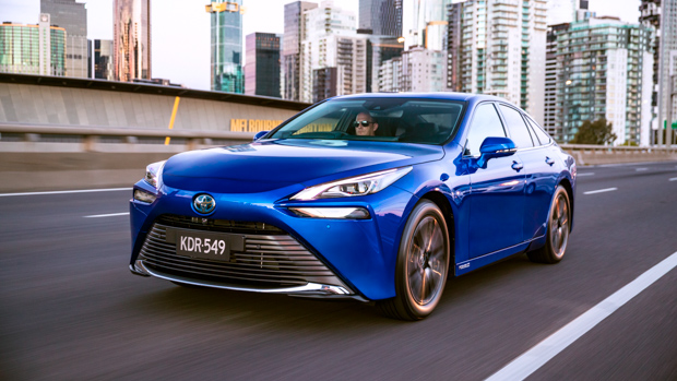 Toyota Mirai 2021 driving