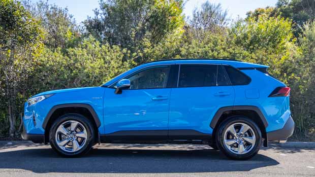 Toyota RAV4 GXL Hybrid 2021 side view