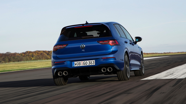 Volkswagen Golf R 2021 rear track