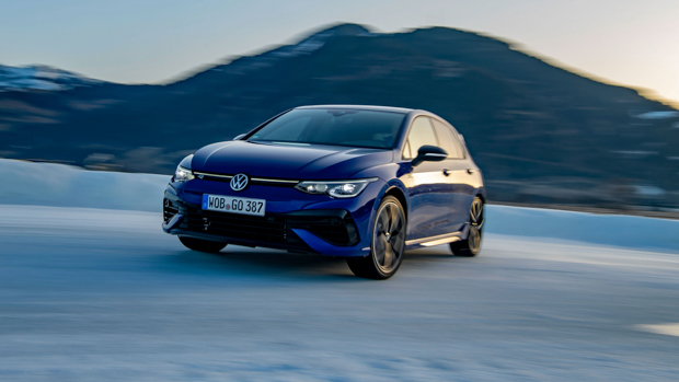 Volkswagen Golf R 2021 front drift 2