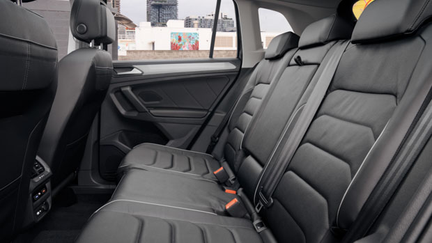 Volkswagen Tiguan 110TSI Life 2021 back seat