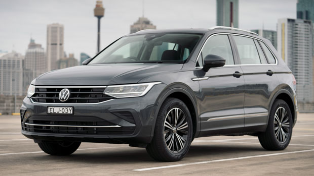 Volkswagen Tiguan 110TSI Life 2021 front view