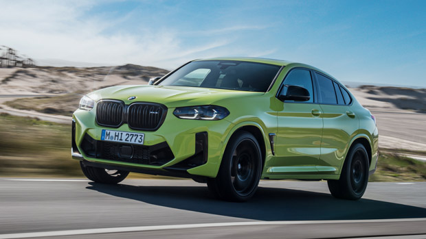 BMW X4 M 2022 driving front