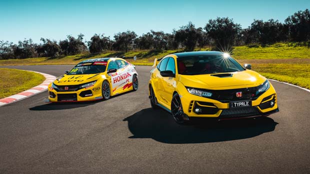 Honda Civic Type R Limited Edition 2021 front pair TCR parked