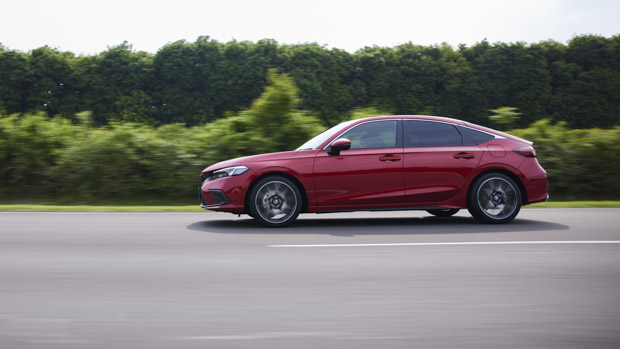 Honda Civic hatch 2022 side driving