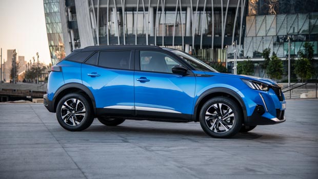 Peugeot 2008 GT 2021 side