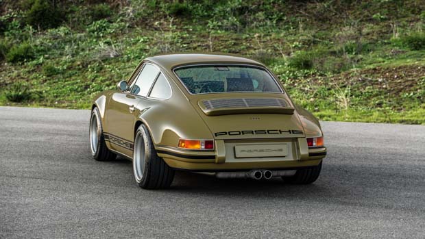 Porsche 911 964 reimagined by Singer_-4