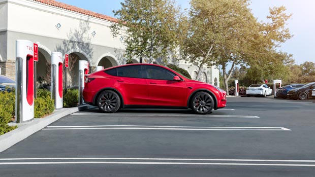 Tesla Model 3 Supercharger
