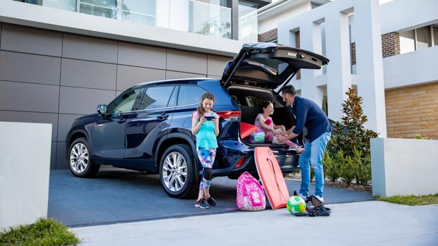 Toyota Kluger Grande Hybrid 2021 boot