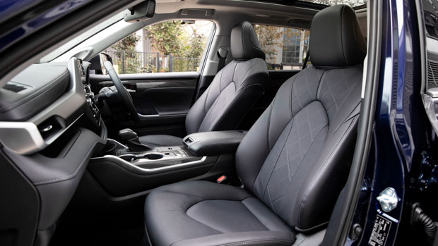 Toyota Kluger 2021 Grande front seats