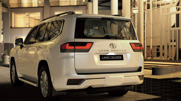 Toyota Land Cruiser 300 Series 2022 rear