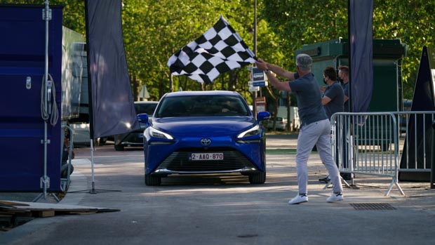 Toyota Mirai 2021 world record finish line