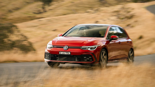 Volkswagen Golf GTI 2021 driving
