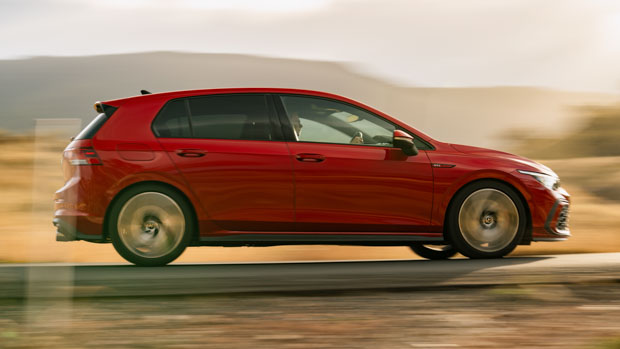 Volkswagen Golf GTI 2021 full side on