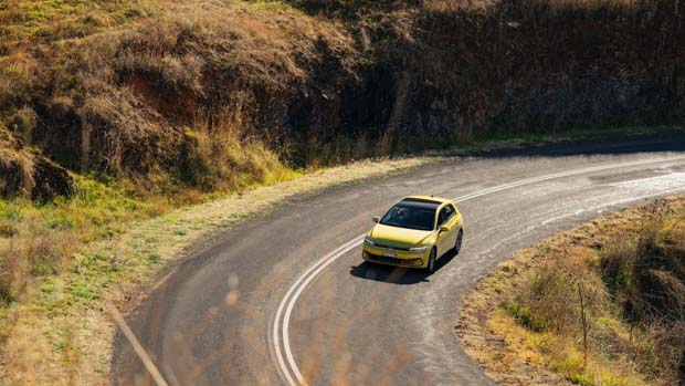 Volkswagen Golf Life 2021 Mk 8 Pomelo Yellow driving