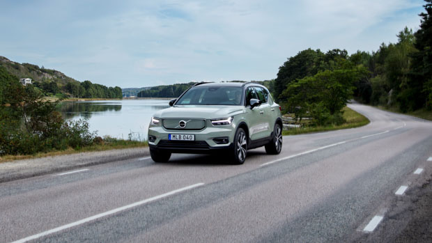 Volvo XC40 Recharge Pure Electric 2021 driving