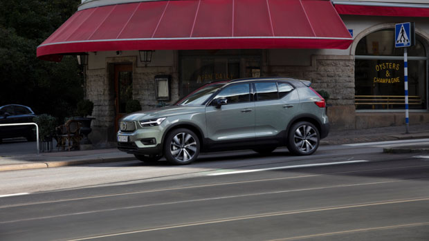 Volvo XC40 Recharge Pure Electric 2021 side