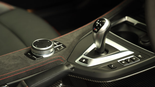 BMW M2 CS 2021 interior gearstick