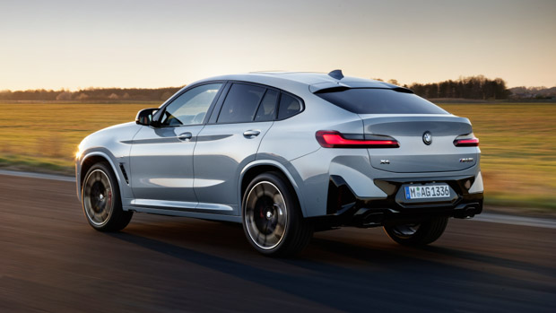 BMW X4 M40i 2021 rear driving