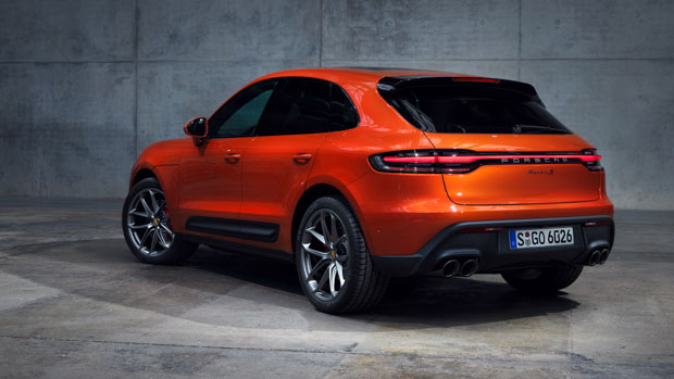 Porsche Macan 2022 orange rear end