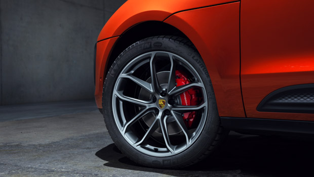 Porsche Macan 2022 20 inch wheels