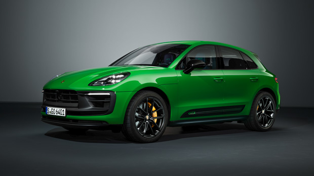 Porsche Macan GTS 2022 green front end