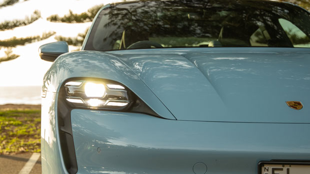 Porsche Taycan 4S 2021 LED matrix PDLS plus headlight