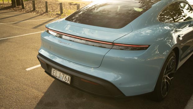 Porsche Taycan 4S 2021 haunches