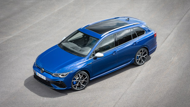Volkswagen Golf R Wagon 2022 front 3/4