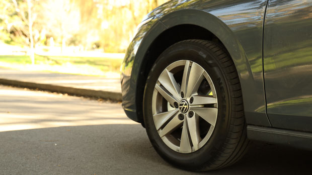 Volkswagen Golf base 2021 wheel