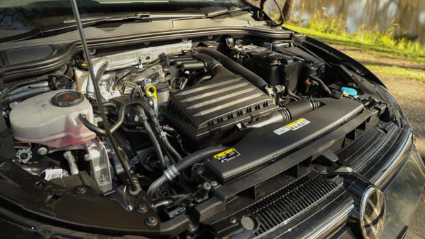 Volkswagen Golf base 2021 engine