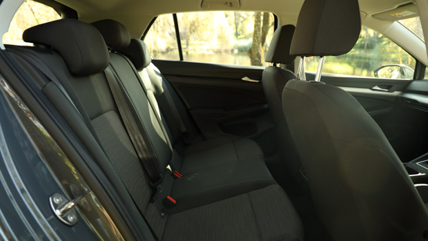 Volkswagen Golf base 2021 rear seats