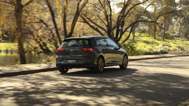 Volkswagen Golf base 2021 rear 3/4 driving