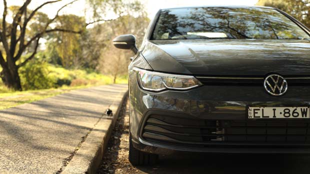 Volkswagen Golf base 2021 front off set