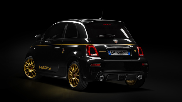 Abarth 595 Scorpioneoro 2021 rear